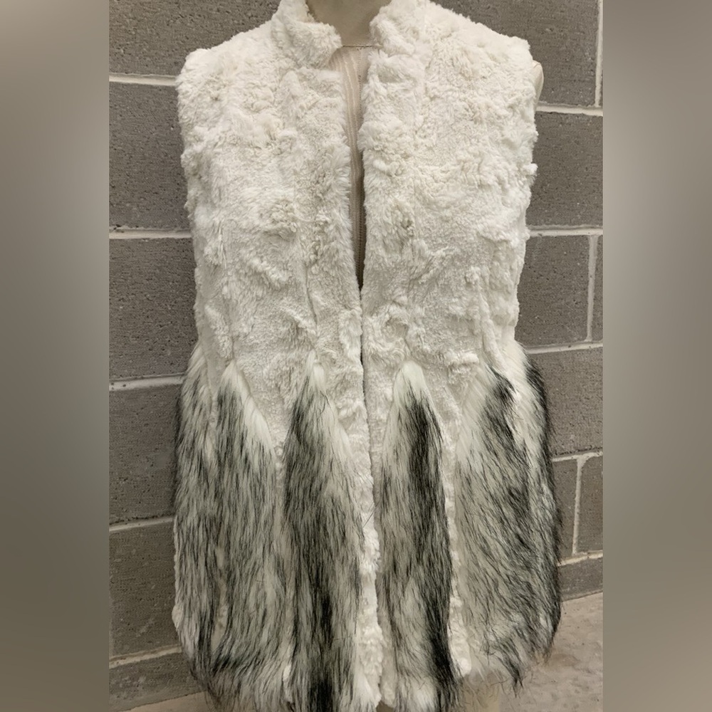 BCBG MAXAZRIA M White and Black Faux Fur Vest